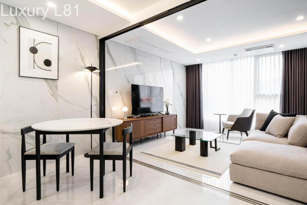 Angia Luxury Apartment Inside Landmark 81 Tower ホーチミン市 エクステリア 写真