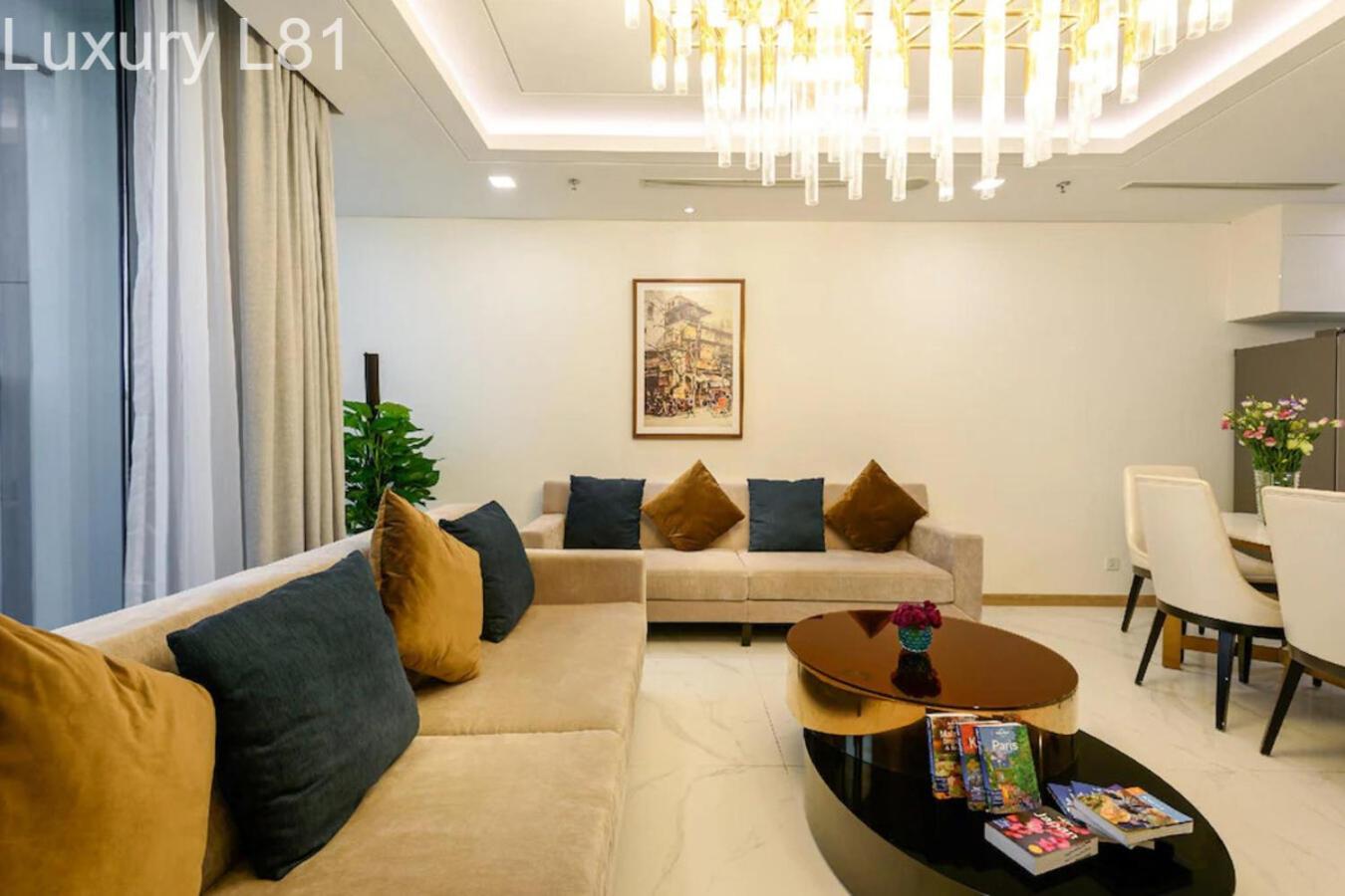 Angia Luxury Apartment Inside Landmark 81 Tower ホーチミン市 エクステリア 写真
