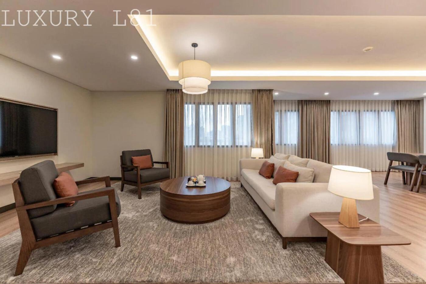 Angia Luxury Apartment Inside Landmark 81 Tower ホーチミン市 エクステリア 写真